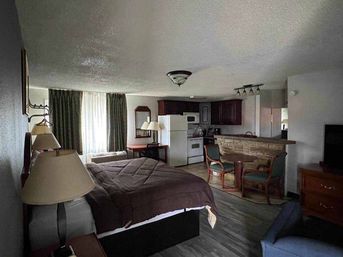Ozark Inn & Suites Kültér fotó