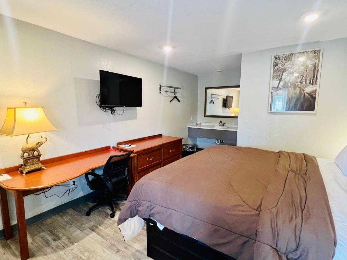 Ozark Inn & Suites Kültér fotó