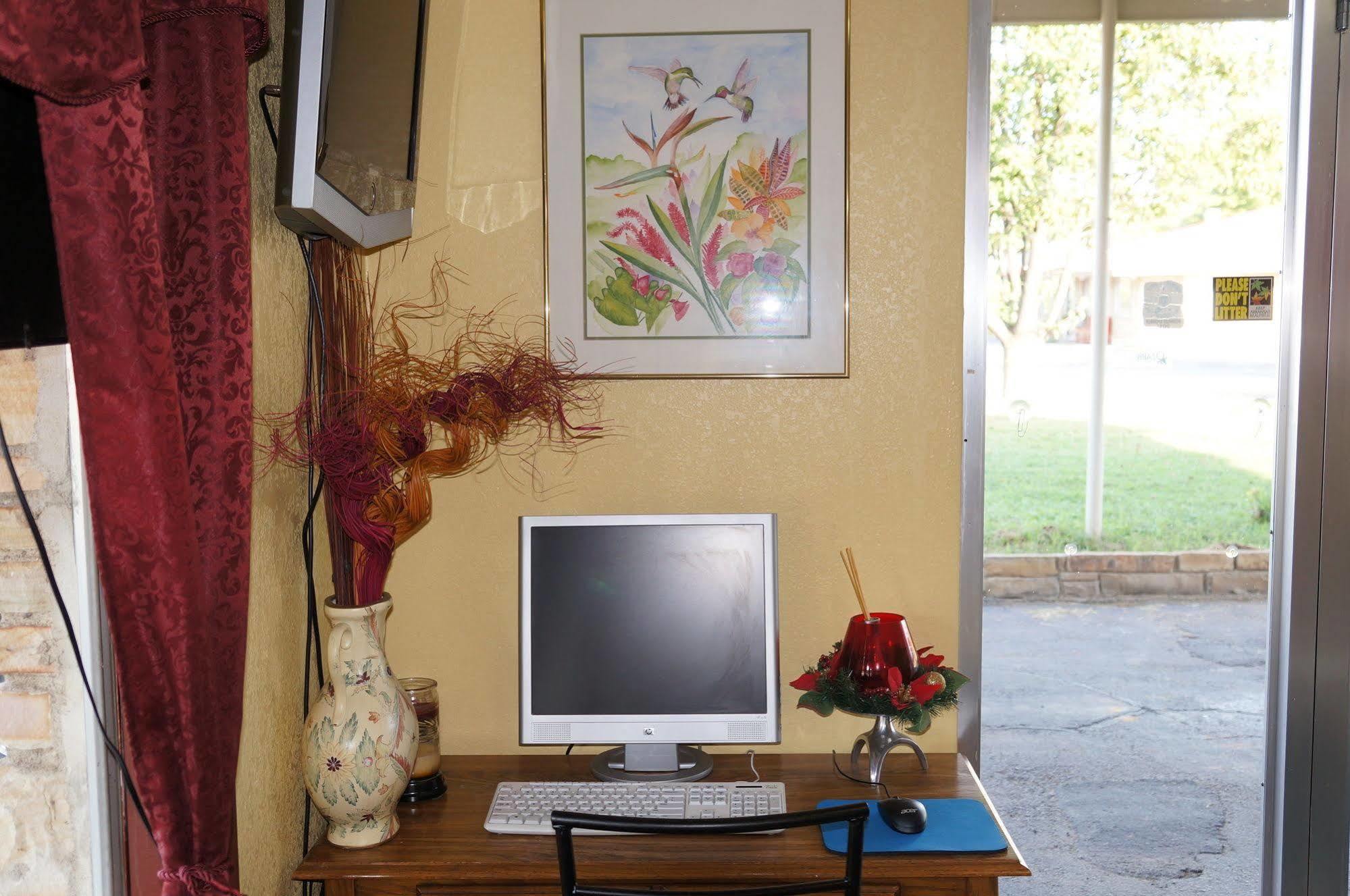 Ozark Inn & Suites Kültér fotó