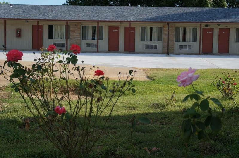 Ozark Inn & Suites Kültér fotó