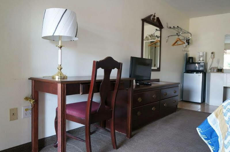 Ozark Inn & Suites Kültér fotó