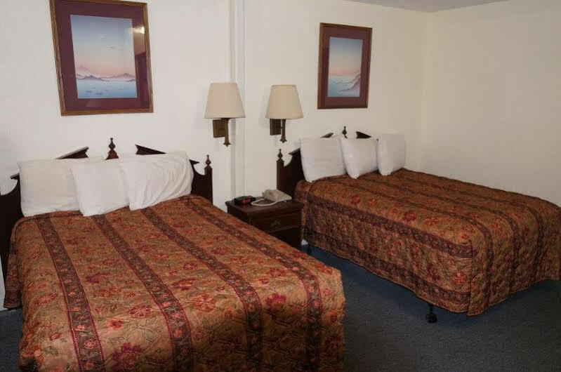 Ozark Inn & Suites Kültér fotó