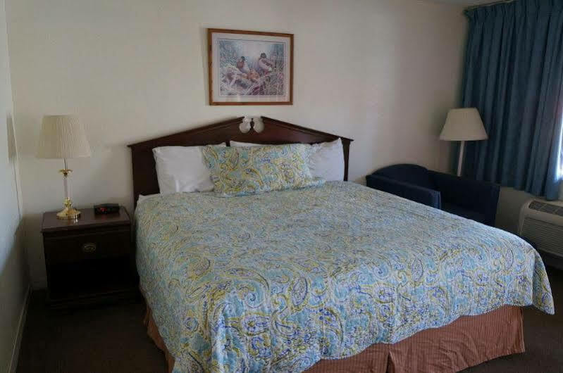 Ozark Inn & Suites Kültér fotó