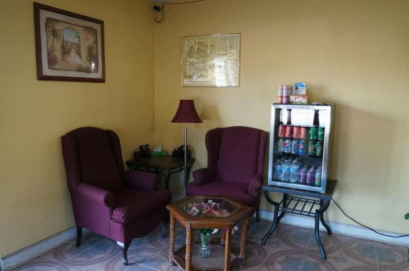 Ozark Inn & Suites Kültér fotó