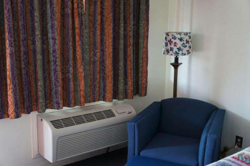 Ozark Inn & Suites Kültér fotó